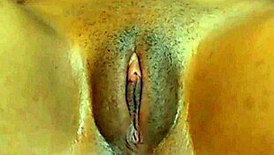 Wow, this cute Jamaican's fat cameltoe pussy rubbing got me hooked! 😍